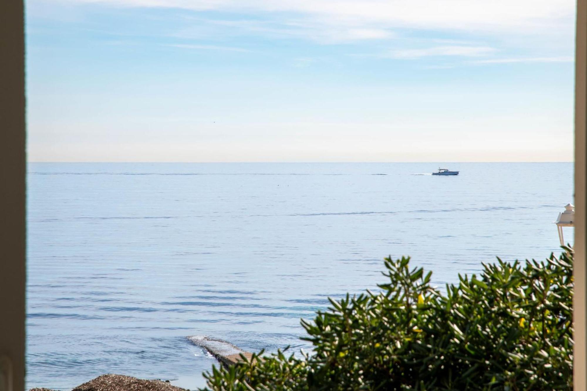 2-br Seafront In Apartamento