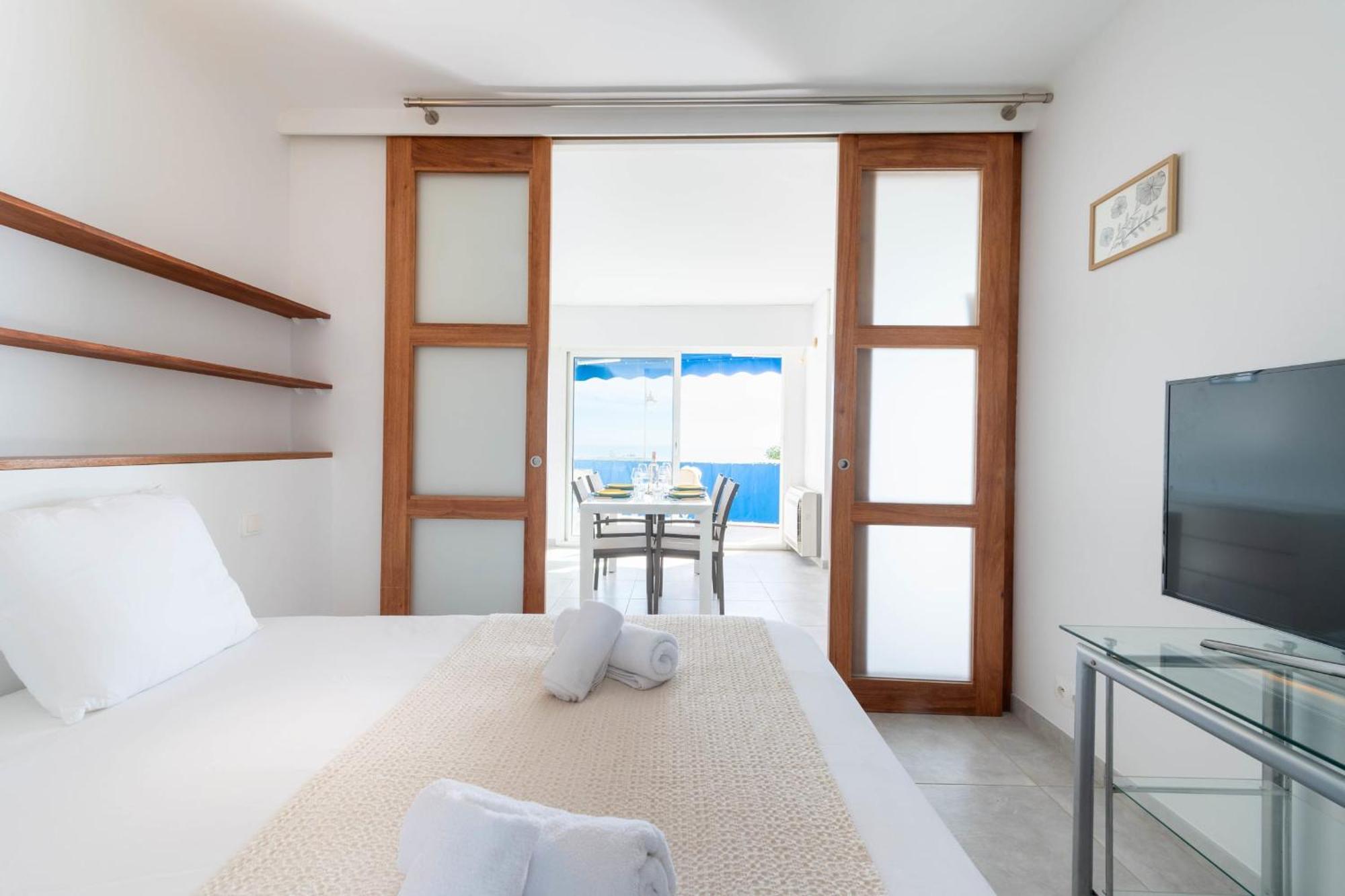 2-br Seafront In Cannes