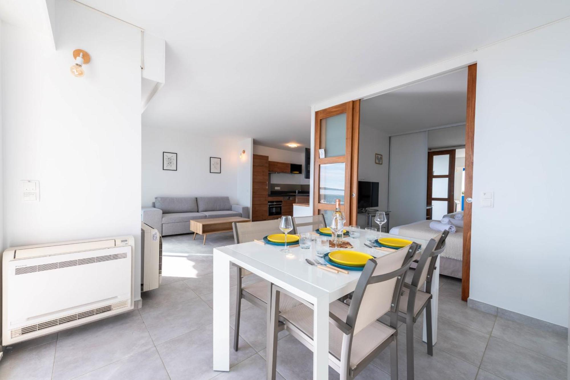Apartamento 2-br Seafront In