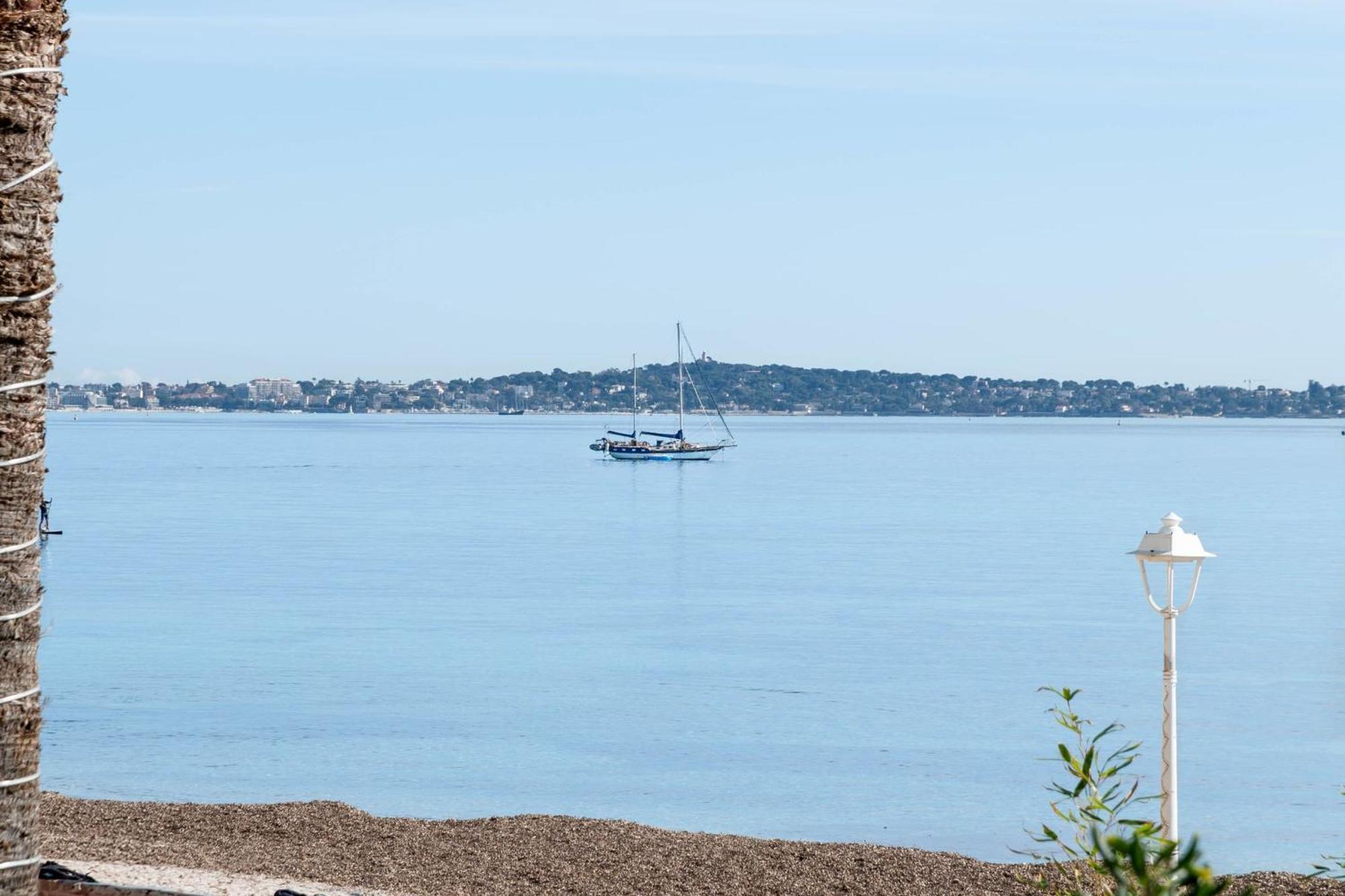 2-br Seafront In * Cannes